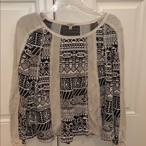 Women’s Sweater *very light*